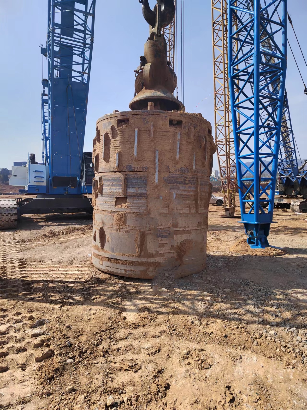 强夯夯锤选啥形状好？类型、选型、工程适配